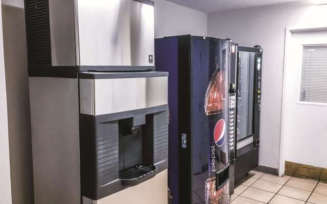 La Quinta Inn by Wyndham Moline Airport