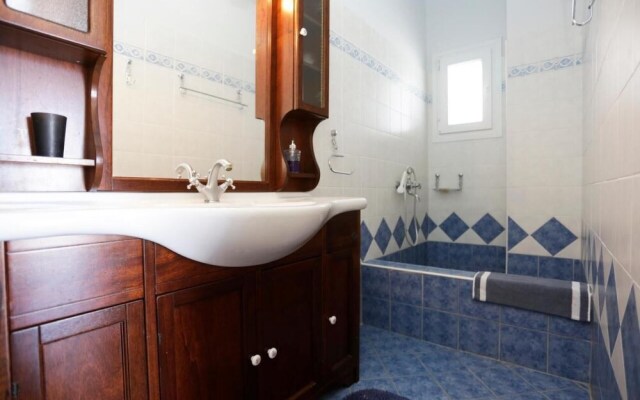 Amati Villa Cavo Dellos