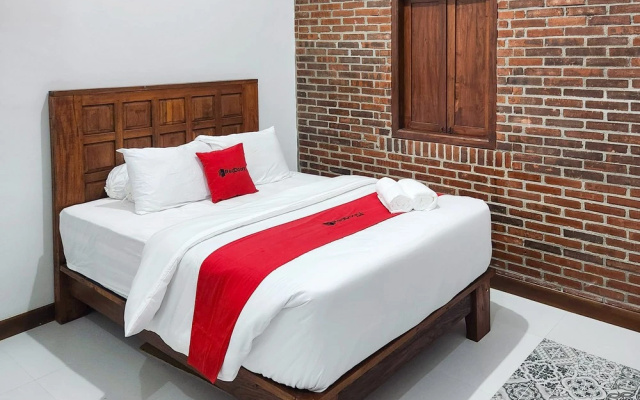 RedDoorz near Stasiun Sragen – Guest Rooms – Sragen