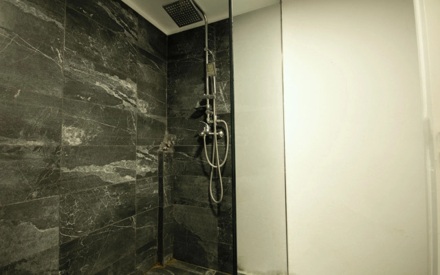 Olive Grove Beachfront Apartments & Suites