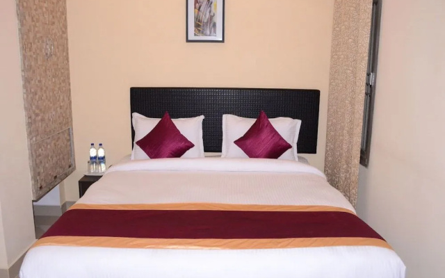 OYO 8448 Hotel Shyamal