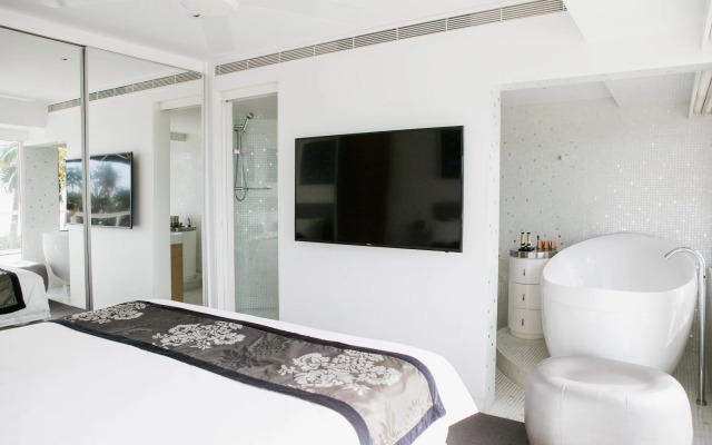 Netanya Noosa Beachfront Resort