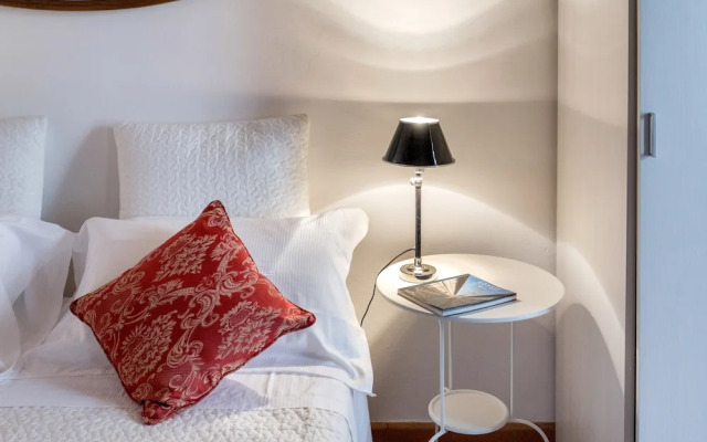 Sant'Ambrogio Five Senses