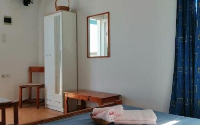 Vromolithos Studio In Spilia Leros