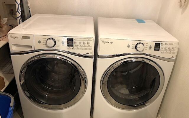 Uptown Simplicity - 3 Bedroom by Casago