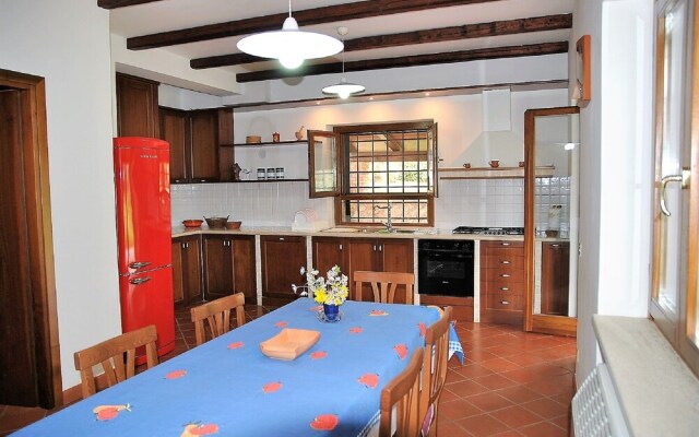 Holiday House for 8 Persons With Pool