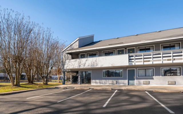 Days Inn by Wyndham Charlotte University
