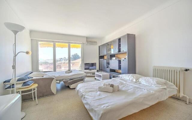 Cannes beaches 3 mn Super quiet 1 BR - 6 PAX with balcony by Olam Properties - Hotel in Cannes - Photo 4