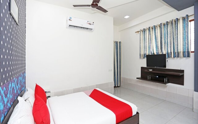 OYO 13493 Hotel Vridhi Inn
