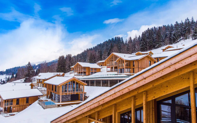 Luxury Chalet With Pool and Sauna Near Ski Lift