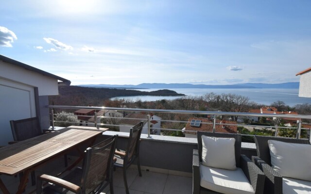 Apartment Roberto with Sea View