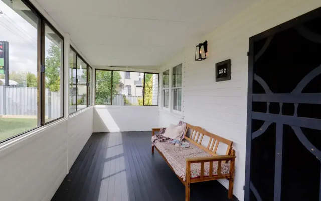 Cosy 3-bed Home With Fireplace & Outdoor BBQ