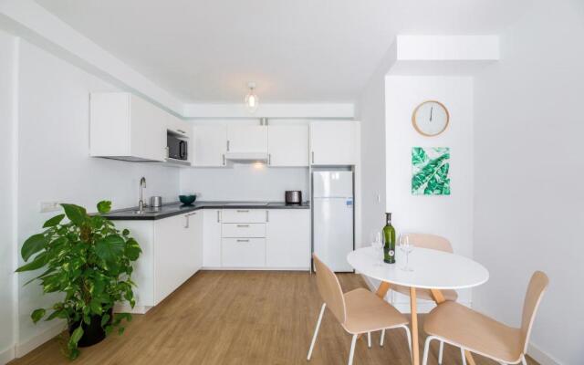 Flower Beach Suite 16