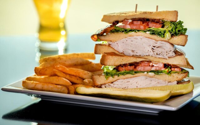 Crowne Plaza Boston - Woburn by IHG