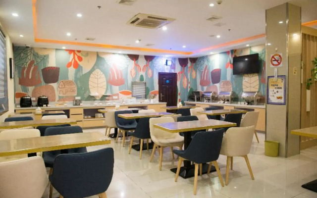 Youting Hotel Shanghai (Beiwaitan Ningguo Road Subway Station Branch)