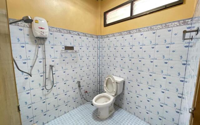 Rain Tree Cafe & Homestay