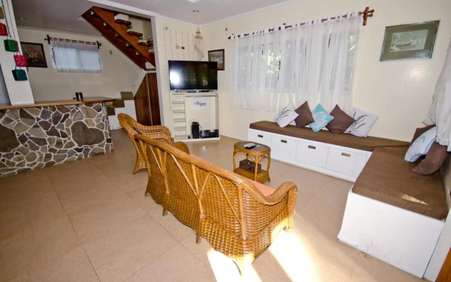 Mike's Dauin Beach Resort