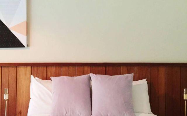 Port O Call Motel