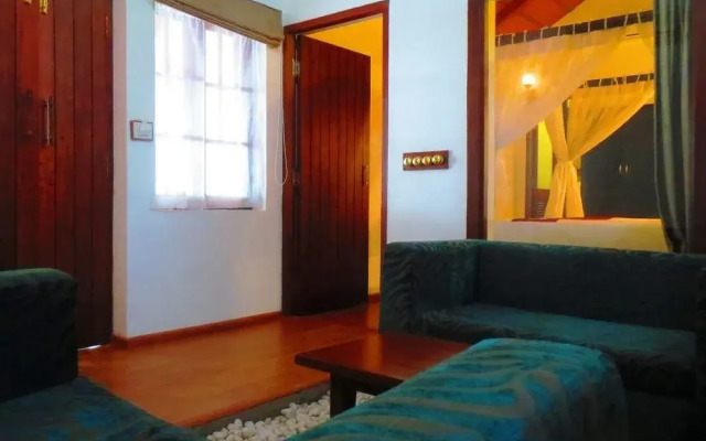 Old Lighthouse Bristow Hotel