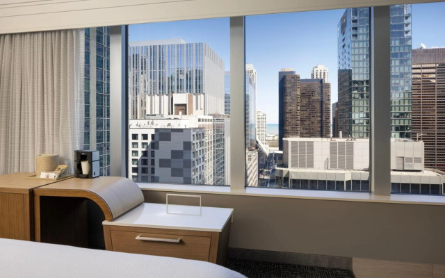 Courtyard by Marriott Chicago Magnificent Mile