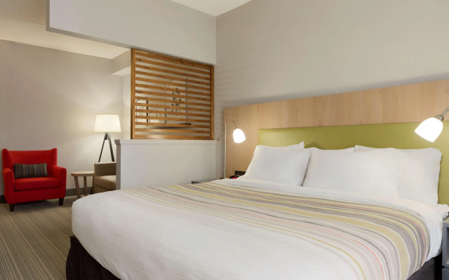 Country Inn & Suites by Radisson, Jackson, TN
