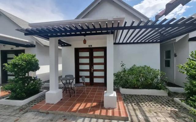 Coconut Paradise Bungalow Kampot