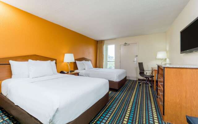 Days Inn by Wyndham Florence Cincinnati Area