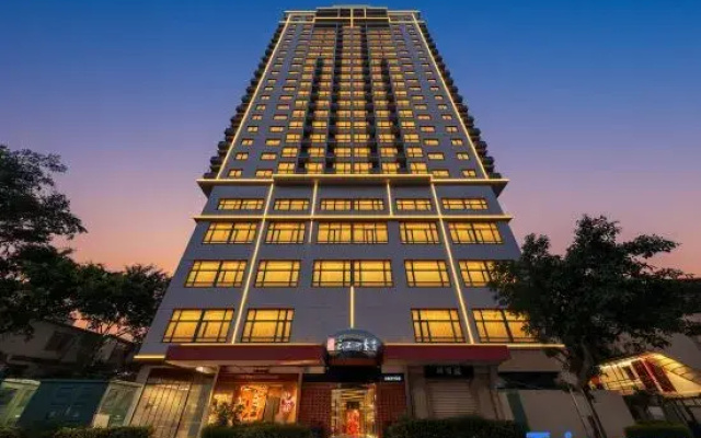 Homeinn Cloud Four Seasons Hotel (Xiamen University Shimao Twin Towers Branch)