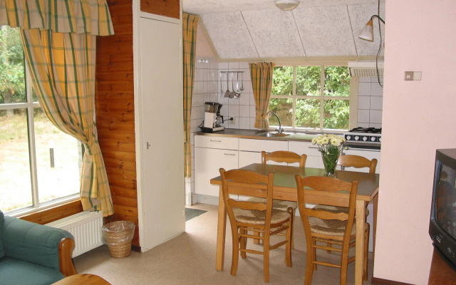 Well furnished bungalow, surrounded by nature