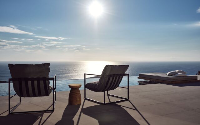 Etheria Luxury Villas & Suites