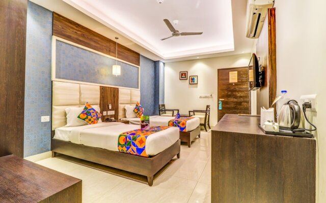 Hotel Solitaire by FabHotels