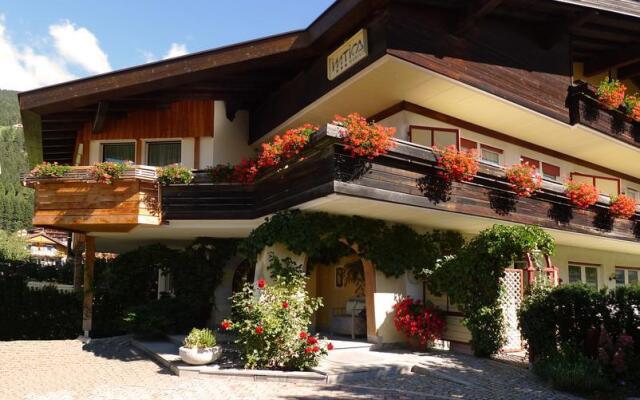 Residence Intica