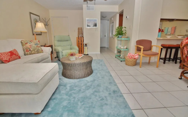 Colony Beach Club 109