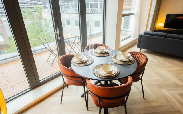 Studio Serviced Apartments With City View