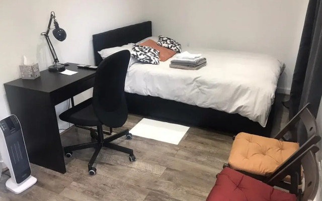 Cosy 1-bed Studio in Northolt