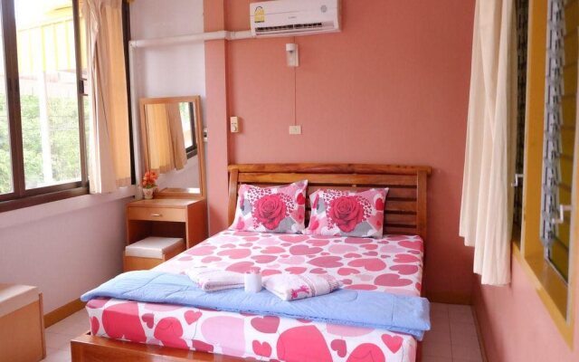 Lucky Guesthouse