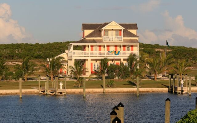 The Sandpiper Inn & Cottages