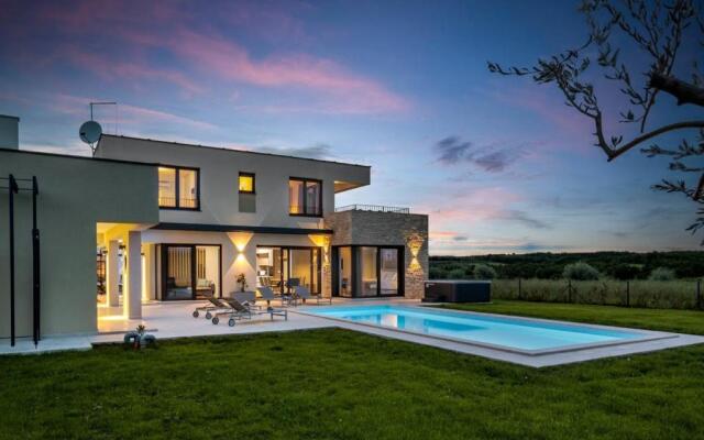Villa Estate