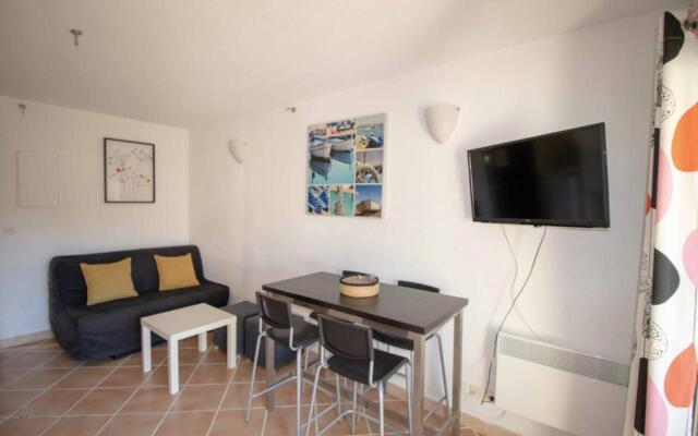 NICE 25 m BRIGHT with BALCONY and POOL