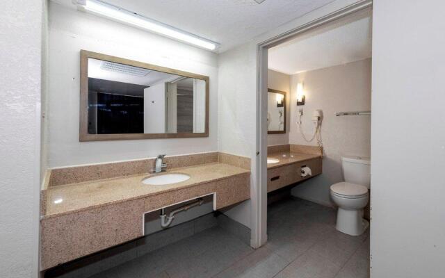 Red Roof Inn Petersburg - Fort Lee