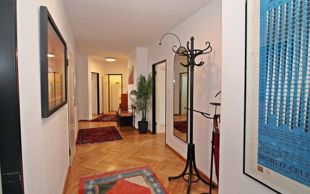 Opera Wien in Wien With 2 Bedrooms and 3 Bathrooms
