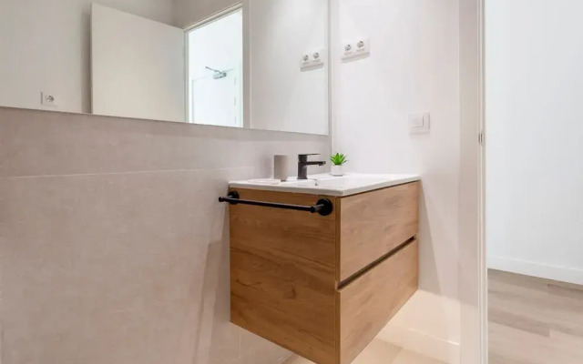 Lovely 2BD Apartment in Madrid Zabaleta I