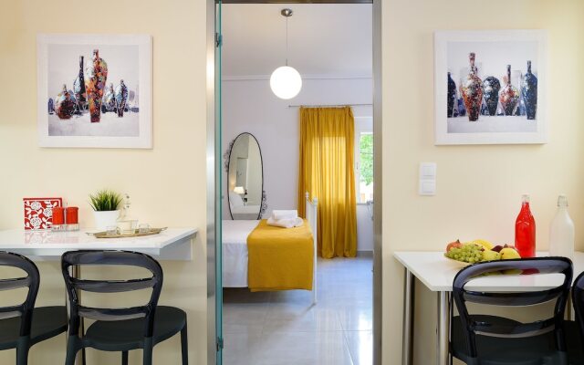 Heart of Old Town Cozy Home - Yard & Parking