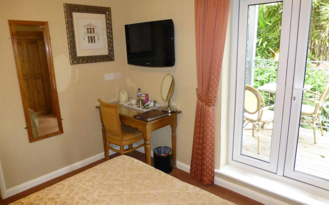 Summerhill Hotel