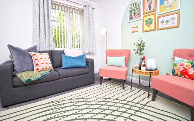 Isla House - Newport City Centre - Sleeps 7