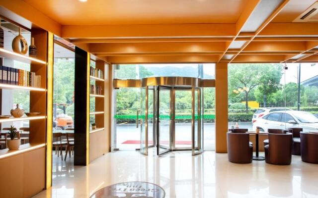 VX Hotel Hangzhou Banshan