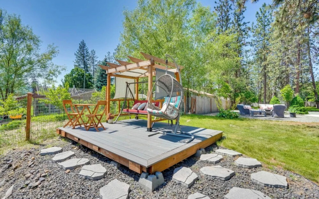Nine Mile Falls Hideaway: Scenic Retreat on River