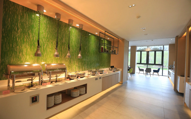 Holiday Inn Express Emei Mountain, an IHG Hotel