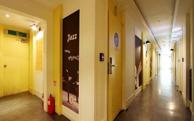 Goodstay Vax Dorocy Hotel