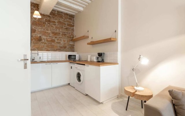 Charming Studio for 2 near the Metro by GuestReady